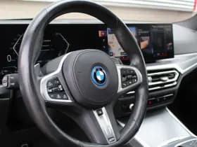 BMW 3-serie 330e xDrive M-Sport thumbnail 4