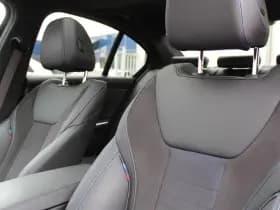 BMW 3-serie 330e xDrive M-Sport thumbnail 8