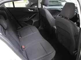 Ford Focus thumbnail 32