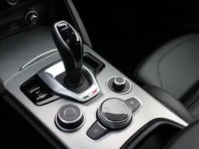 Alfa Romeo Stelvio thumbnail 15