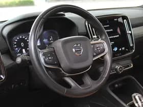 Volvo XC40 thumbnail 4
