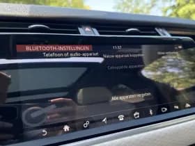 Land Rover Range Rover Velar 2.0 250PK AWD R-DYNAMIC BLACK PACK SE thumbnail 32