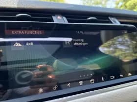 Land Rover Range Rover Velar 2.0 250PK AWD R-DYNAMIC BLACK PACK SE thumbnail 34