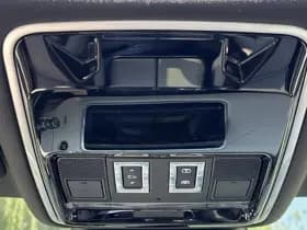 Land Rover Range Rover Velar 2.0 250PK AWD R-DYNAMIC BLACK PACK SE thumbnail 45