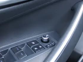 Toyota Corolla 1.8 HYBRID AUT. DYNAMIC thumbnail 18