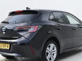 Toyota Corolla 1.8 HYBRID AUT. DYNAMIC thumbnail 3