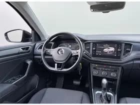 Volkswagen T-Roc thumbnail 3