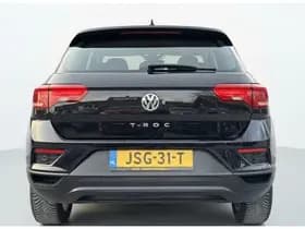 Volkswagen T-Roc thumbnail 5