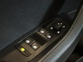 ŠKODA Karoq TSI 115PK SELECTION thumbnail 4