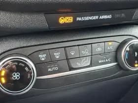 Ford Fiesta 1.0 EcoBoost Hybrid TITANIUM thumbnail 24