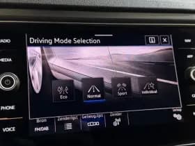 Volkswagen T-Roc Cabrio 1.5 TSI 150PK DSG R-LINE SPORT thumbnail 36