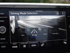 Volkswagen T-Roc Cabrio 1.5 TSI 150PK DSG R-LINE SPORT thumbnail 31