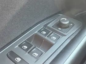 Volkswagen T-Roc TSI 110PK COMFORTLINE thumbnail 20