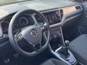 Volkswagen T-Roc TSI 110PK COMFORTLINE thumbnail 24