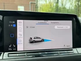 Volkswagen Golf thumbnail 41