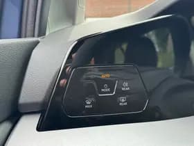 Volkswagen Golf thumbnail 17