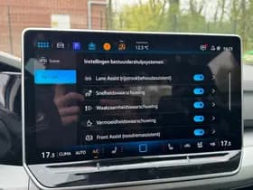 Volkswagen Golf thumbnail 25