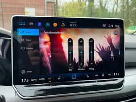 Volkswagen Golf thumbnail 33