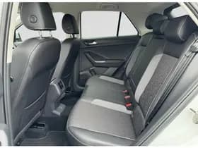 Volkswagen T-Roc thumbnail 11