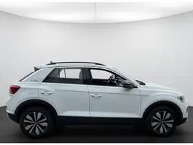 Volkswagen T-Roc thumbnail 3