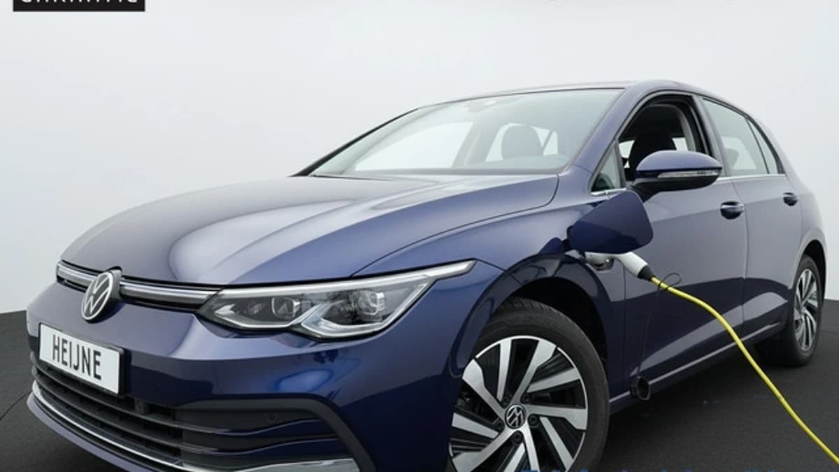 Volkswagen Golf — foto 1