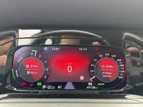 Volkswagen Golf thumbnail 24