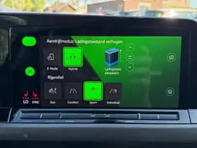 Volkswagen Golf thumbnail 32