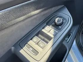 Volkswagen Golf thumbnail 12