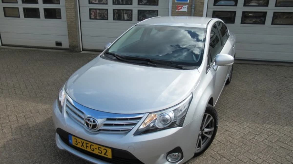 Toyota Avensis 1.6 VVTi Comfort — foto 1