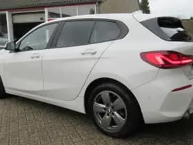 BMW 1-serie 118i Executive Edition thumbnail 13