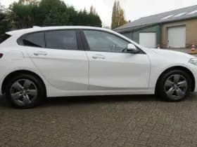 BMW 1-serie 118i Executive Edition thumbnail 17