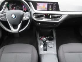 BMW 1-serie 118i Executive Edition thumbnail 4