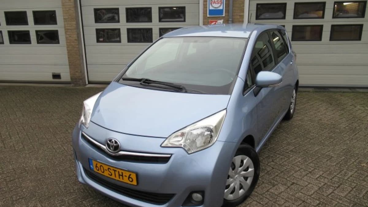 Toyota Verso-S 1.3 VVT-i Aspiration — foto 1