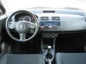 Suzuki Swift 1.5 Exclusive thumbnail 4