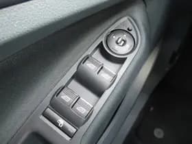 Ford C-MAX 1.0 Titanium thumbnail 8