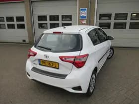 Toyota Yaris thumbnail 2