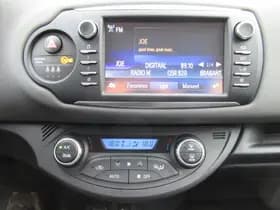 Toyota Yaris thumbnail 11