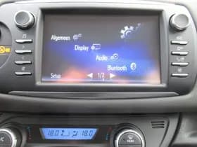 Toyota Yaris thumbnail 12