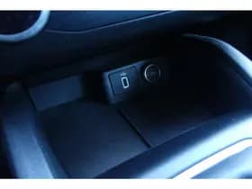 Ford Focus 1.0 EcoBoost Trend Edition Business Absolute Black thumbnail 38