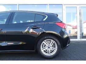 Ford Focus 1.0 EcoBoost Trend Edition Business Absolute Black thumbnail 9