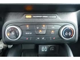 Ford Focus Wagon 1.0 EcoBoost Titanium thumbnail 25