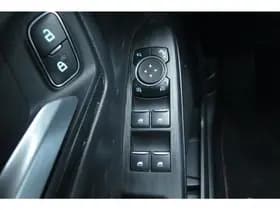 Ford Kuga 1.5 EcoBoost ST-Line X thumbnail 32