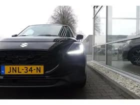 Suzuki Swift 1.2 Select Smart Hybrid thumbnail 3