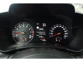 Suzuki Swift 1.2 Select Smart Hybrid thumbnail 25