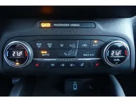 Ford Focus Wagon 1.0 EcoBoost Titanium Business thumbnail 28