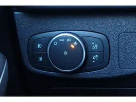 Ford Focus Wagon 1.0 EcoBoost Titanium Business thumbnail 35