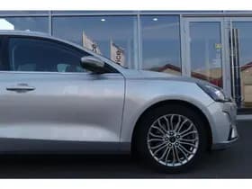 Ford Focus Wagon 1.0 EcoBoost Titanium Business thumbnail 8