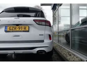 Ford Kuga thumbnail 4