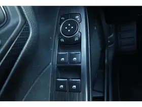 Ford Kuga thumbnail 37