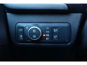 Ford Kuga thumbnail 38